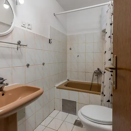 Lovely Home In Jadranovo With Wifi