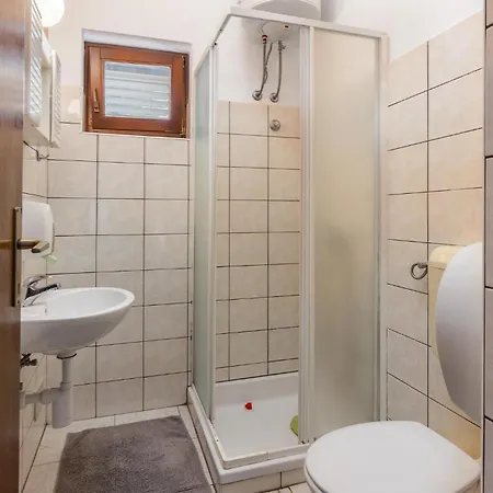 Lovely Home In Jadranovo With Wifi *