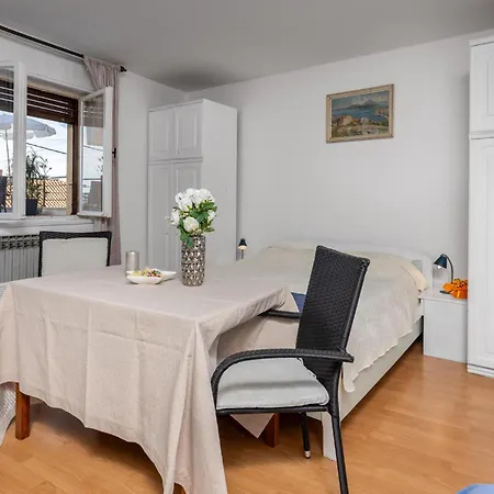 Lovely Home In Jadranovo With Wifi *