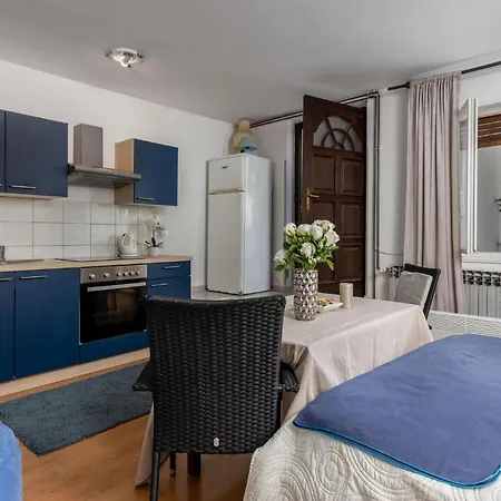 Lovely Home In Jadranovo With Wifi Holiday home Jadranovo