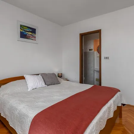 Lovely Home In Jadranovo With Wifi Semesterbostad