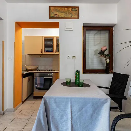 Semesterbostad Lovely Home In Jadranovo With Wifi